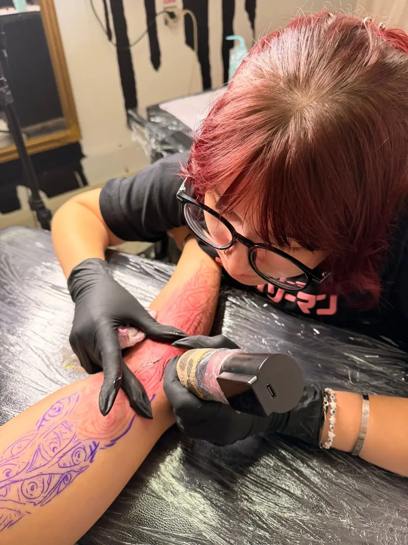 Cum să te pregătești pentru prima ședință de tatuaj