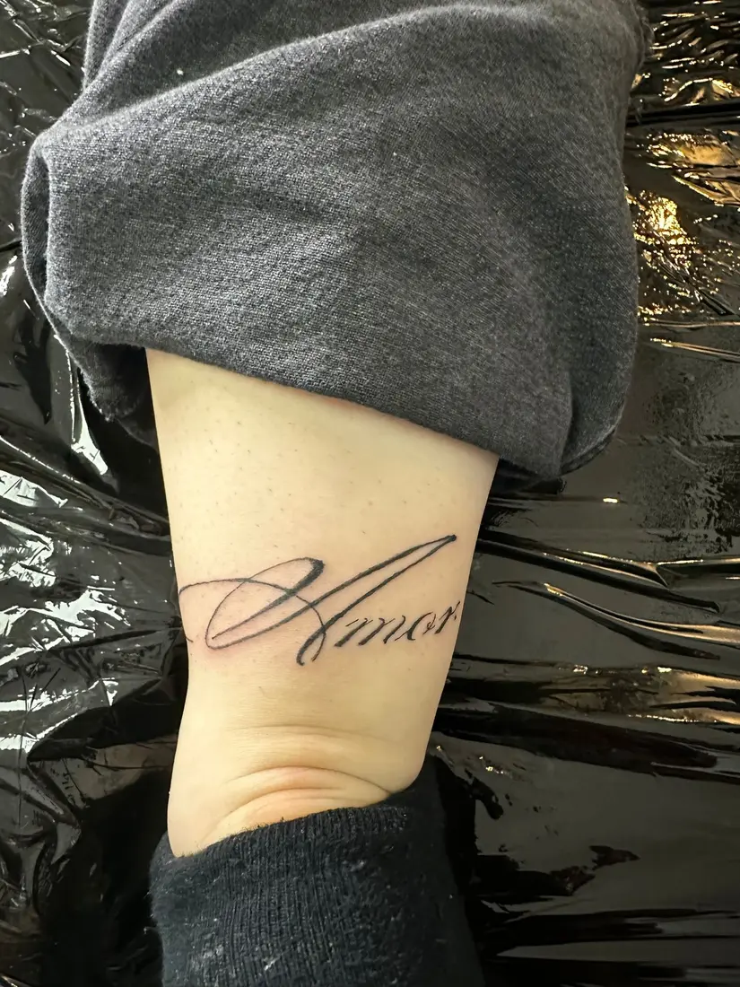 Amor Caligrafie Cursivă