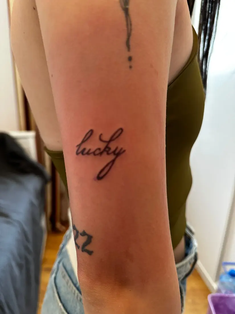 lucky Caligrafie Cursivă