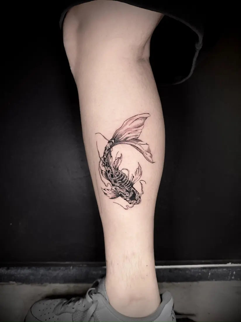 Pește Koi Scheletic Asian Blackwork